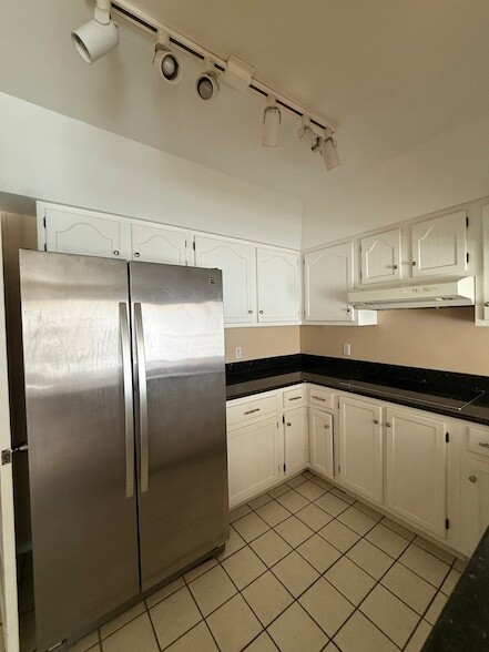 Building Photo - 2851 Garden Dr
