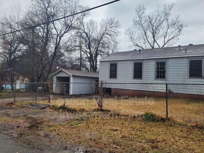 Building Photo - 3603 Darien St
