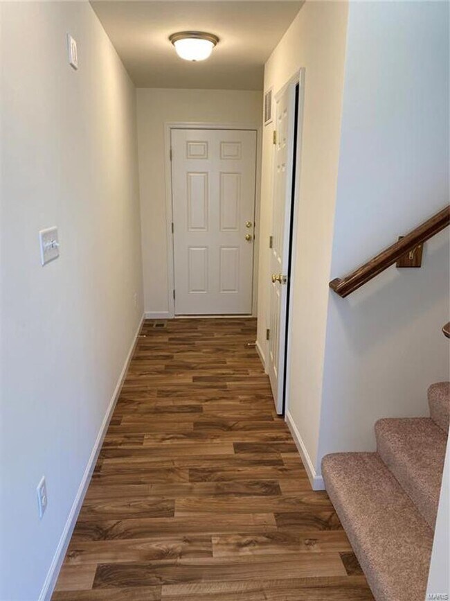 Building Photo - 612 Summer Breeze Ln