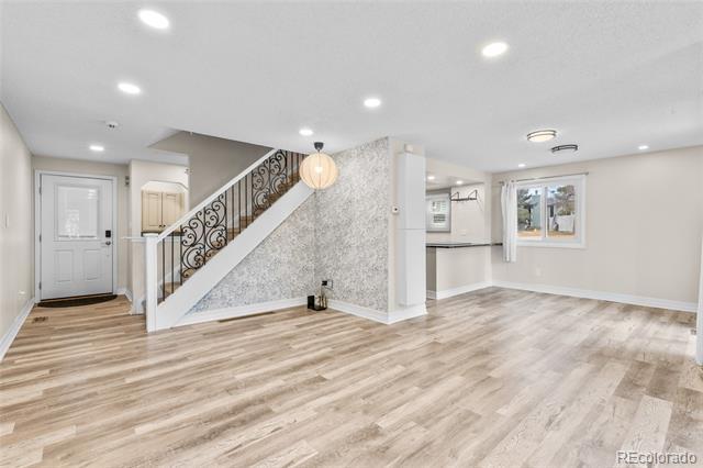 Building Photo - 2754 S Kenton Ct