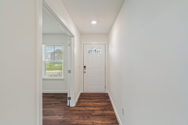 Building Photo - 7650 Belhaven Ln