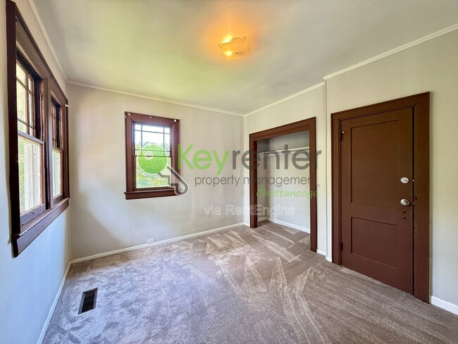 Building Photo - 112 S Seminole Dr