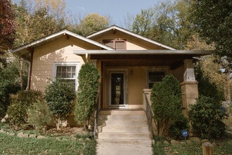 Building Photo - 1707 W 43rd St