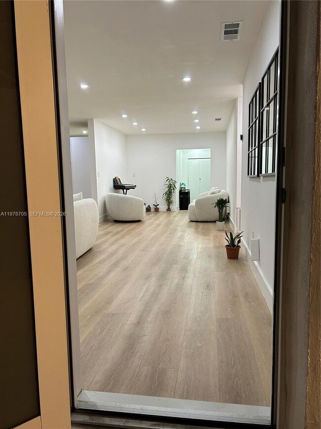 Building Photo - 15915 SW 103rd Pl