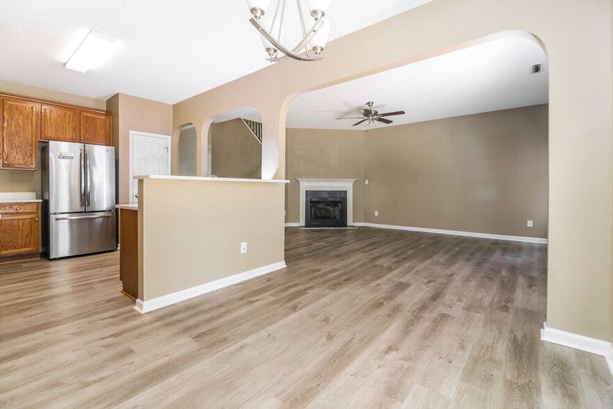 Building Photo - 8401 Neuse Hunter Dr