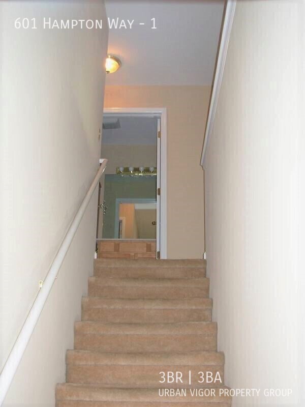 Building Photo - 601 Hampton Way