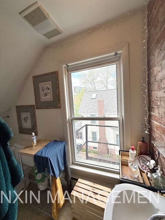 Building Photo - 2 Orchard St