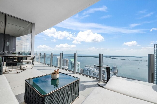 Building Photo - 300 Biscayne Blvd Way