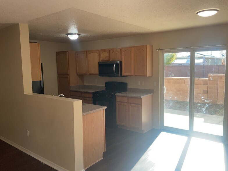 Building Photo - 3752 Rancher Loop NE