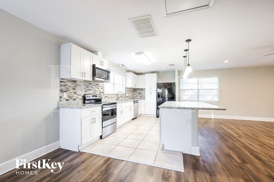 Building Photo - 22826 Provincial Blvd