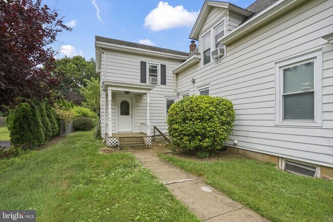 Building Photo - 432 Plainsboro Rd