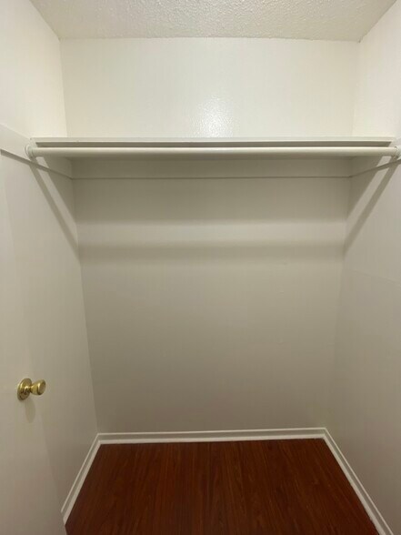 Building Photo - 1157 Rosedale Ave