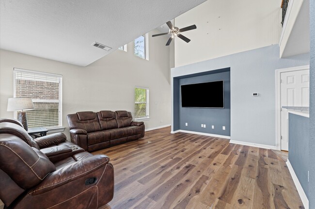 Building Photo - 18714 Walden Glen Cir