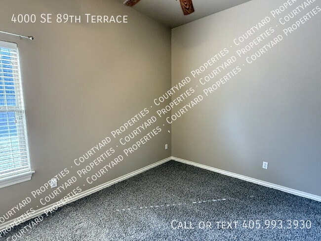 Building Photo - 4000 SE 89th Terrace