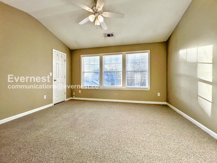 Building Photo - 2521 Heyoak Ct