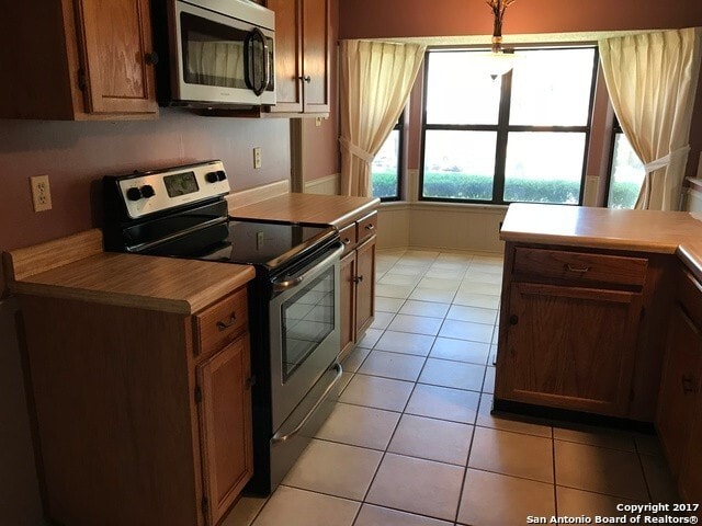 Building Photo - 13851 Susancrest Dr