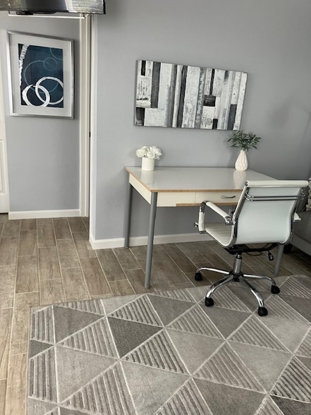 Building Photo - 165 Ramona Rd