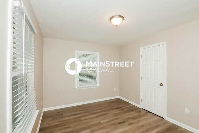 Building Photo - 3 Bedroom Pet-Friendly Home in MONROE, NC with Main Street Renewal
