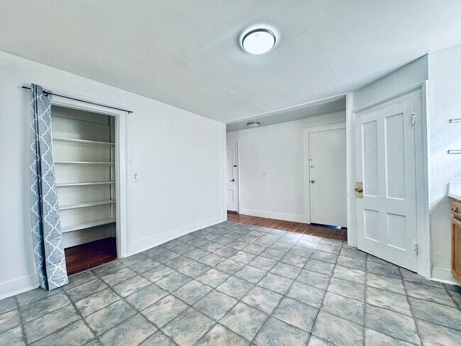 Building Photo - 175 Bradley St