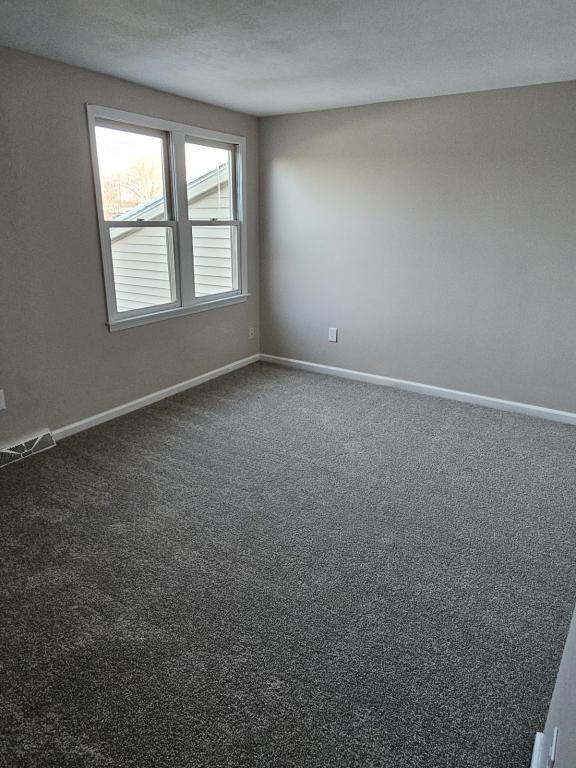 Building Photo - 8170 Honeysuckle Dr