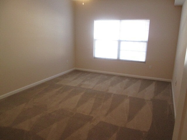 Building Photo - Hillsborough Pointe