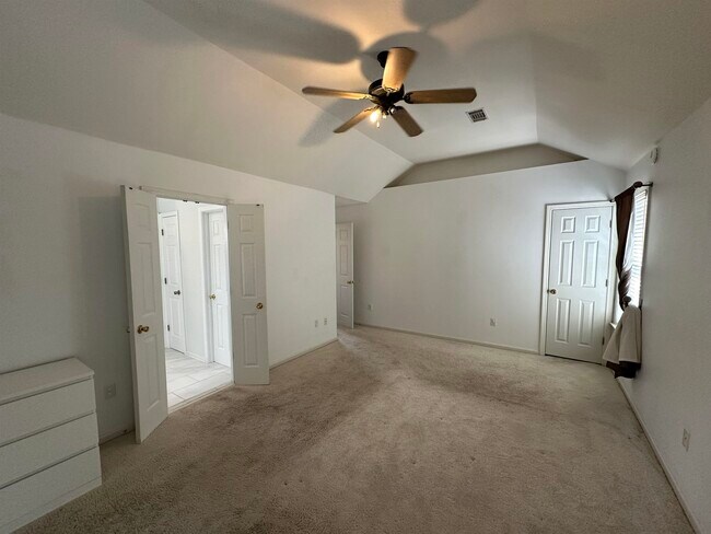 Building Photo - 1054 Island Dr