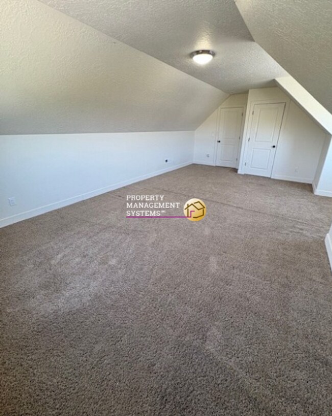 Building Photo - 4 Bedroom Eagle Mountain Home