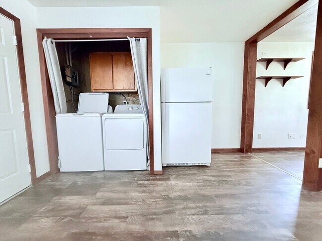 Building Photo - 3-Bed House in Waterloo