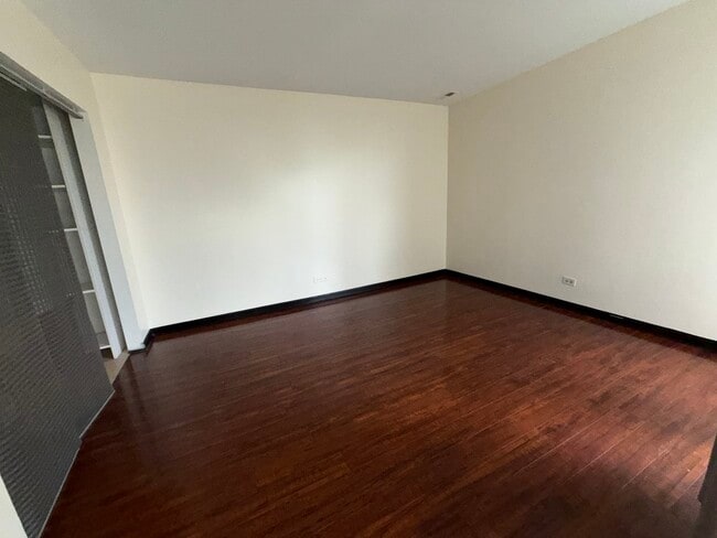 Building Photo - 6010 Oakwood Dr