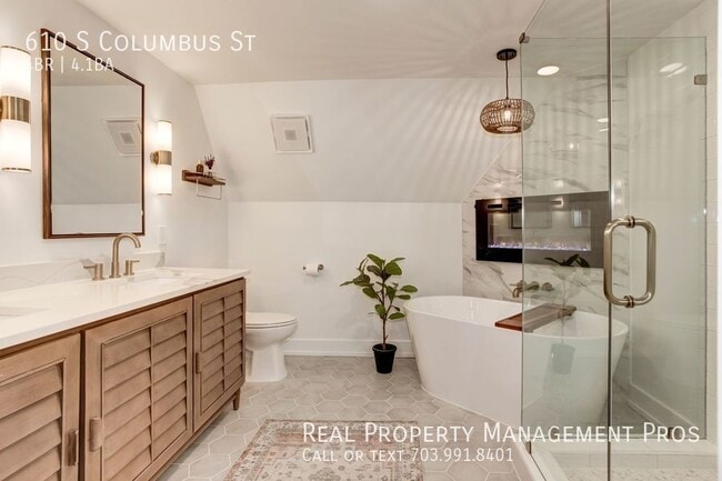 Building Photo - Stunning Corner Townhouse, Old Town Alexan...