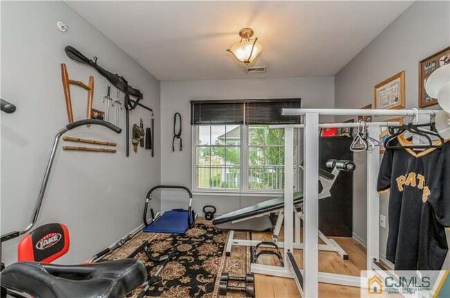 Building Photo - 115 Chariot Ct