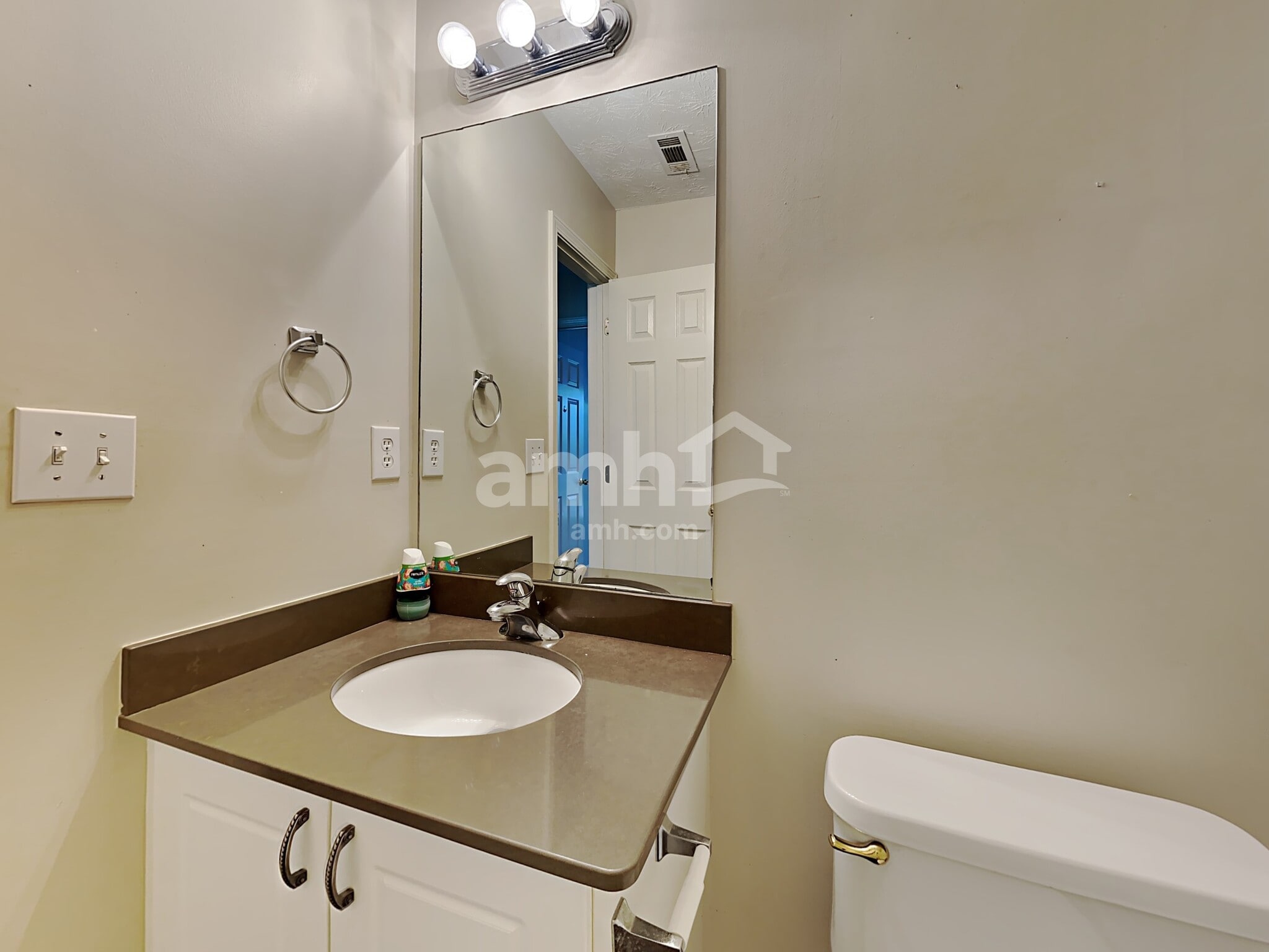 Building Photo - 1552 Armende Cir