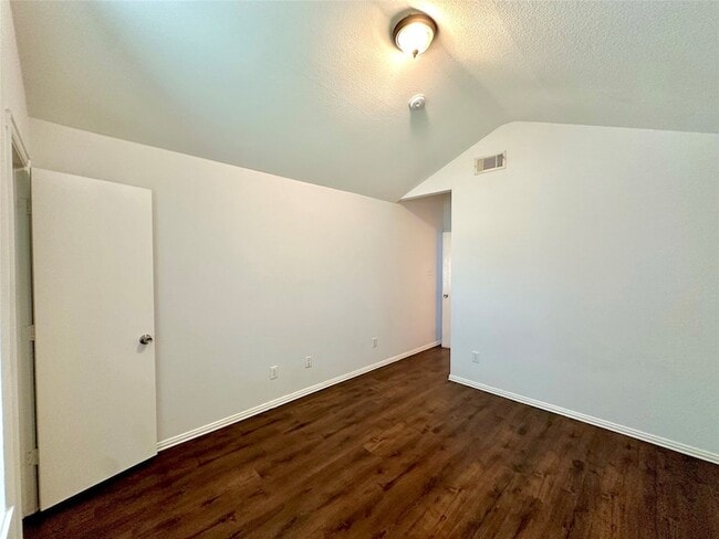 Building Photo - 4924 Mountain Ridge Ln