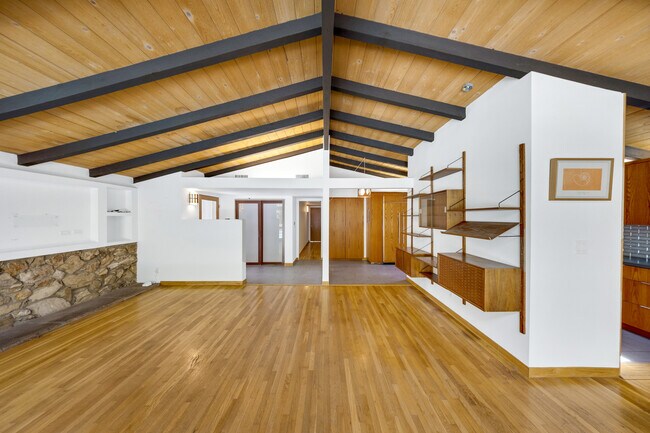 Building Photo - 16439 Kingsbury St