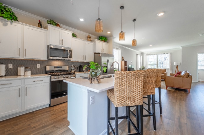 Building Photo - 6612 Bullrush Ct