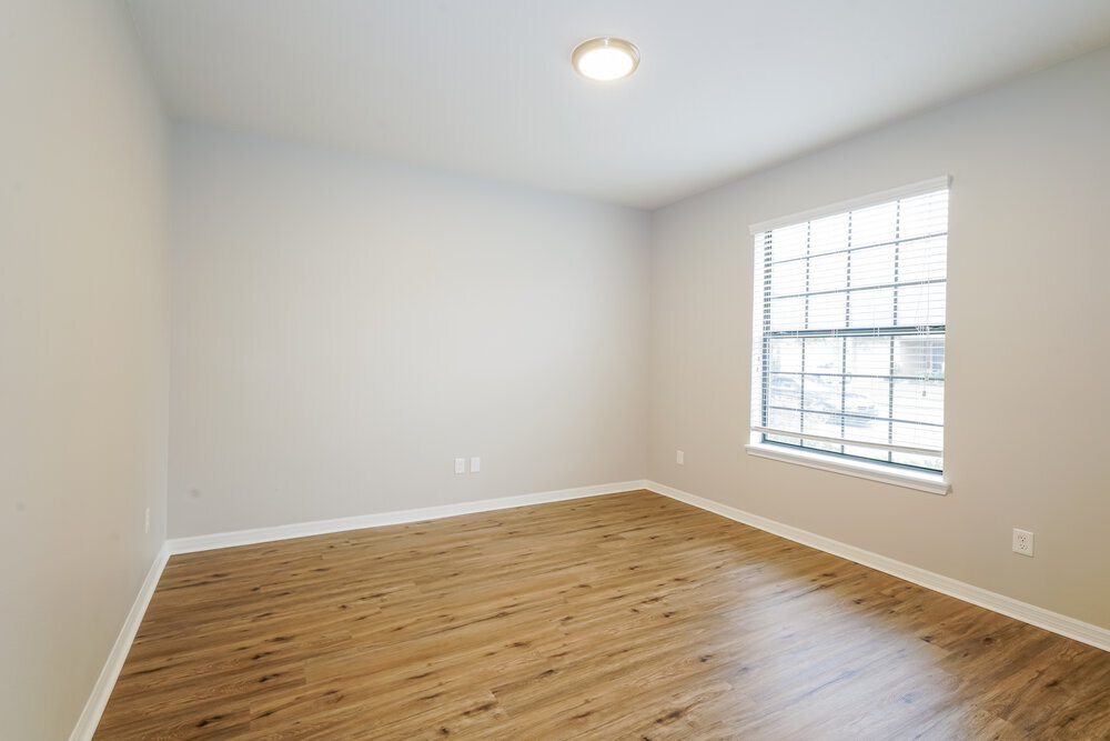 Building Photo - 2229 Landside Dr