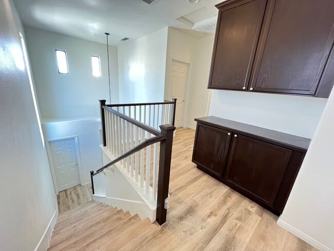 Building Photo - Cozy Home in Heart of Summerlin!