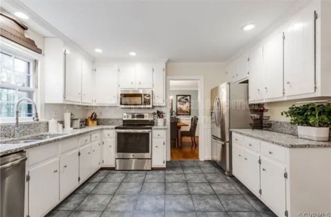 Building Photo - 3011 Fincastle Ct