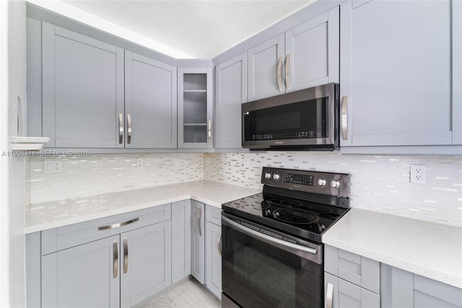 Building Photo - 379 NE 31st Ave