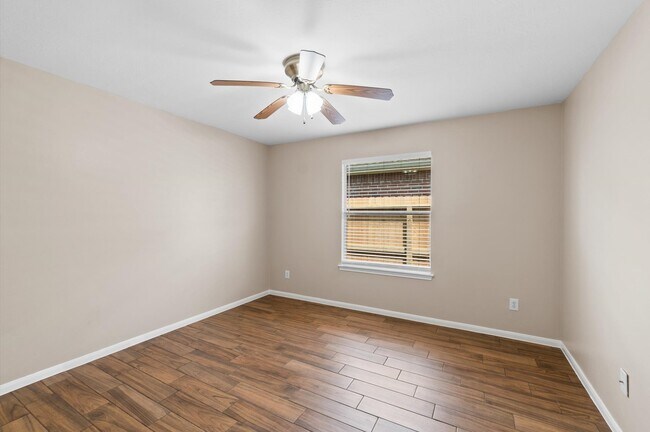 Building Photo - 227 Mammoth Springs Ln