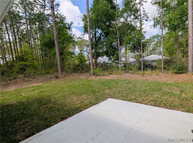 Building Photo - 7708 N Paris Dr