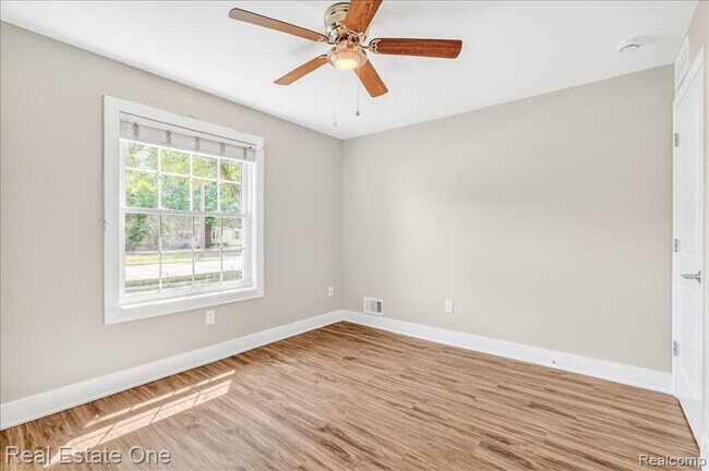 Building Photo - 306 Roe St