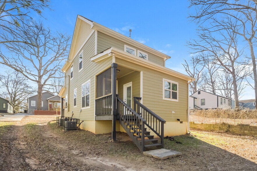 Building Photo - 1863 Phillips Ave