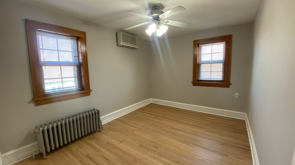 Building Photo - 1802 E Howard Ave
