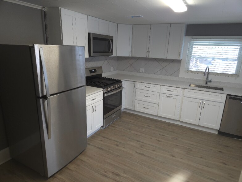 Building Photo - 10906 North St