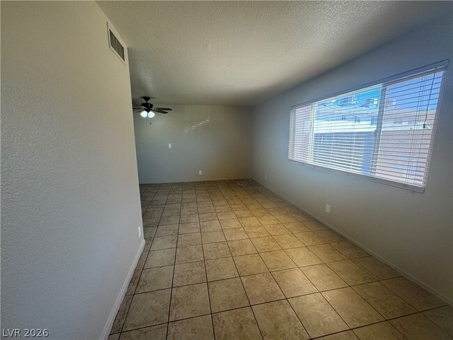 Building Photo - 4360 Twin View Cir