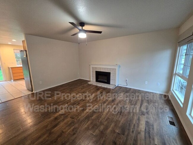 Building Photo - 6521 58th St NE