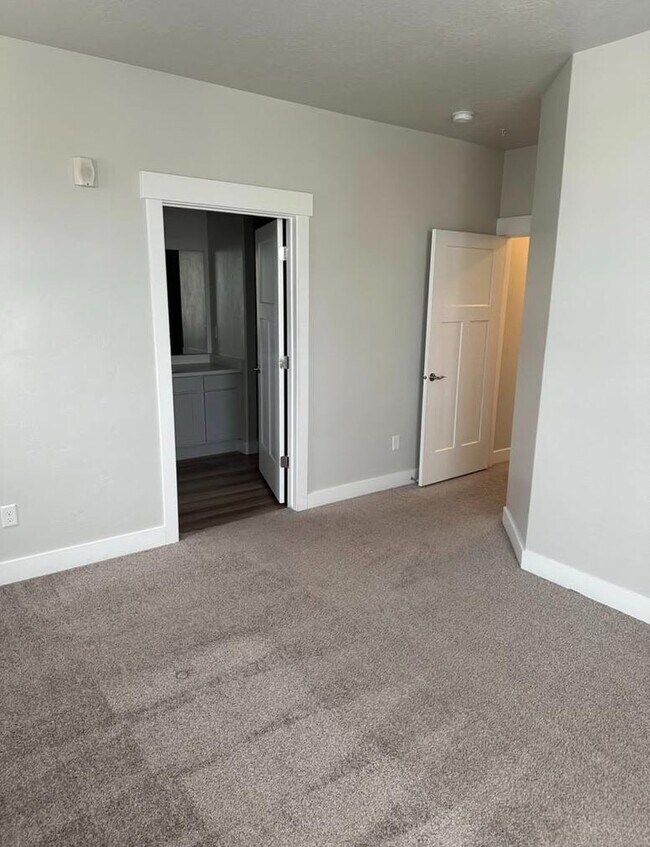Building Photo - 3896 W 1850 N