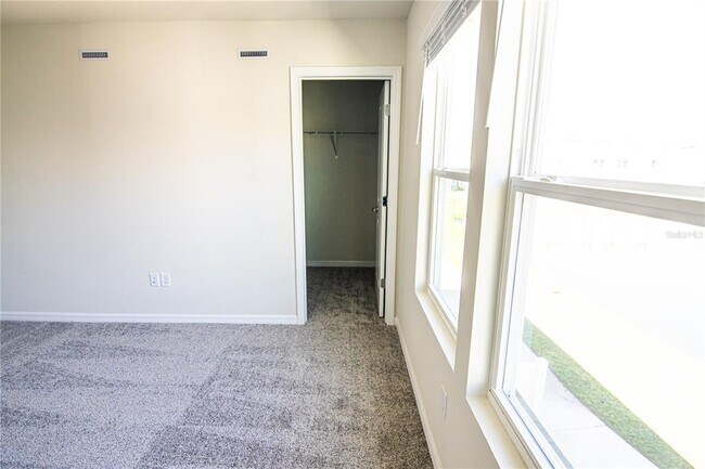 Building Photo - 4647 Green Palm Ln