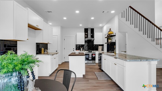 Building Photo - 105 Chesterfield Dr